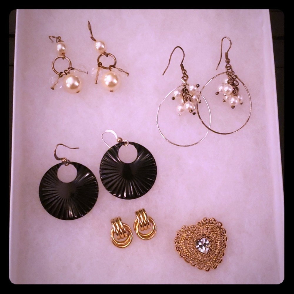 Multiple sets of earrings